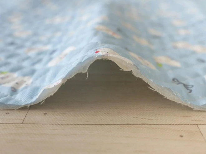 シマエナガ キルティング生地 『シマエナガとリボン』