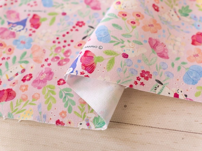 人気のサンリオキャラクター生地『コテージ柄』