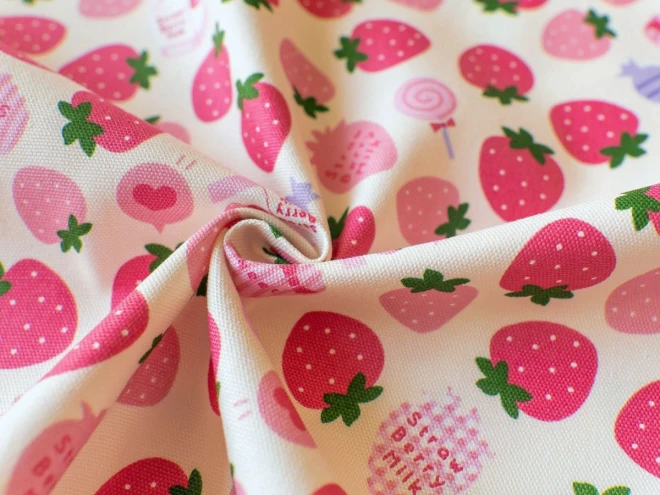 いちご柄 オックス生地 布『ストロベリーミルク』