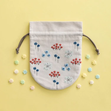 【星あかりの刺繍手帖】丸巾着袋 刺しゅうキット『うたかた』No.556