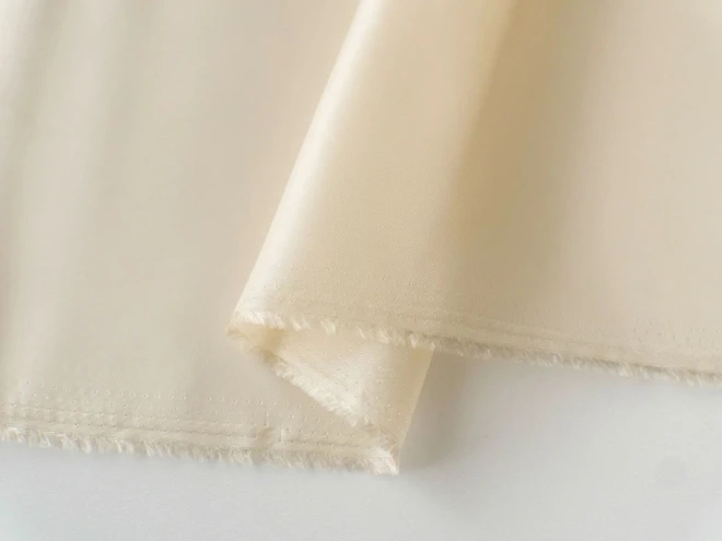 オールシーズン使える裏地『ニューベンヒット』